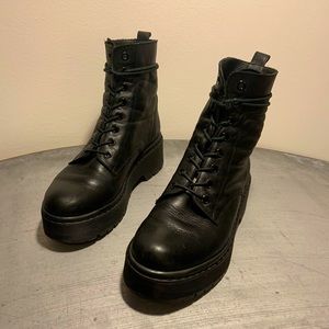 Chunky leather combat boot